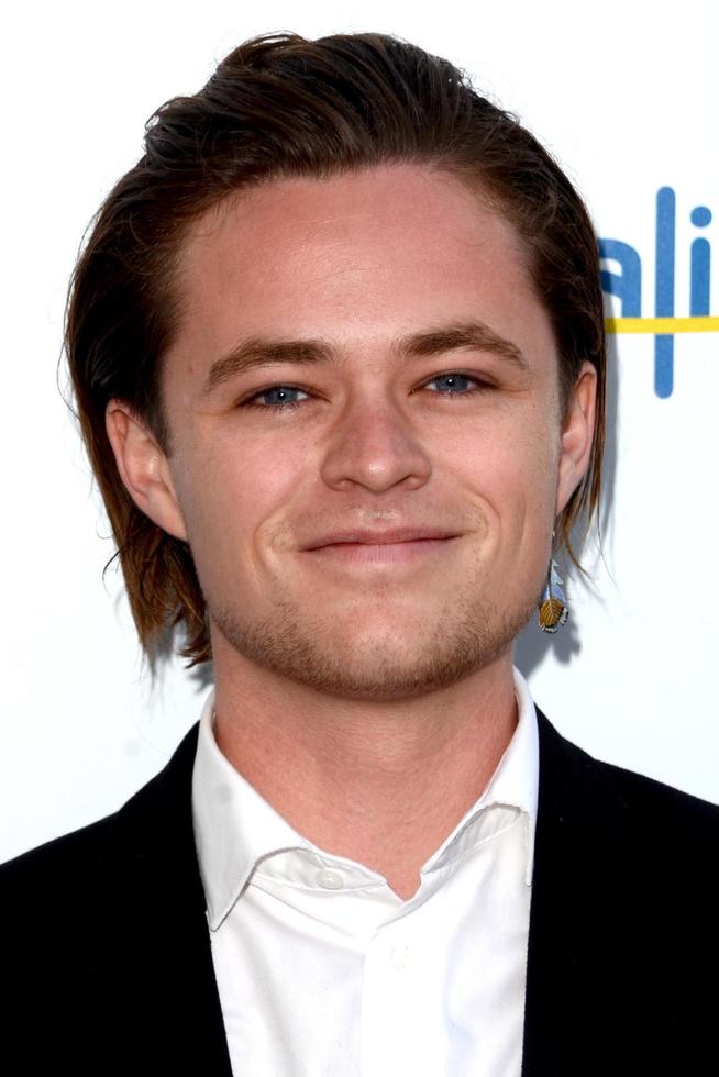 los angeles, 1er juin - harrison gilbertson au 2016 australians in film heath ledger bourse dîner au mr c le 1er juin 2016 à beverly hills, ca photo