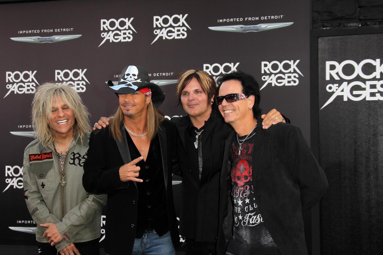 Los angeles, jun 8 - poison arrivant à rock of ages première mondiale au théâtre chinois de graumans le 8 juin 2012 à los angeles, ca photo