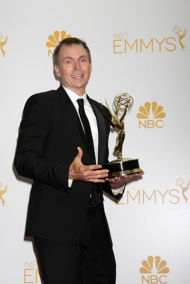 los angeles, 25 août - phil keoghan aux primetime emmy awards 2014, salle de presse au nokia theatre à la live le 25 août 2014 à los angeles, ca photo