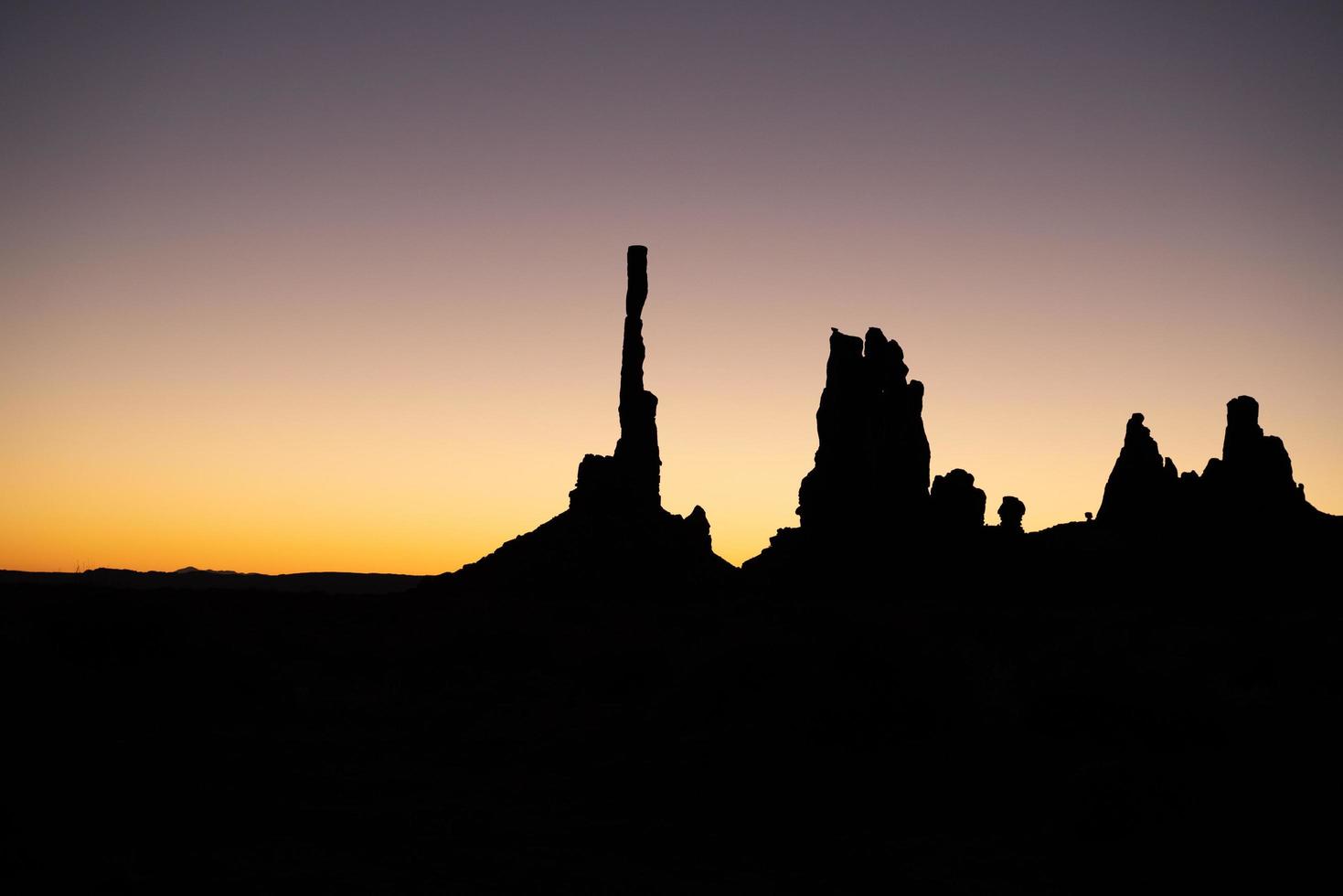 silhouette dans le désert photo