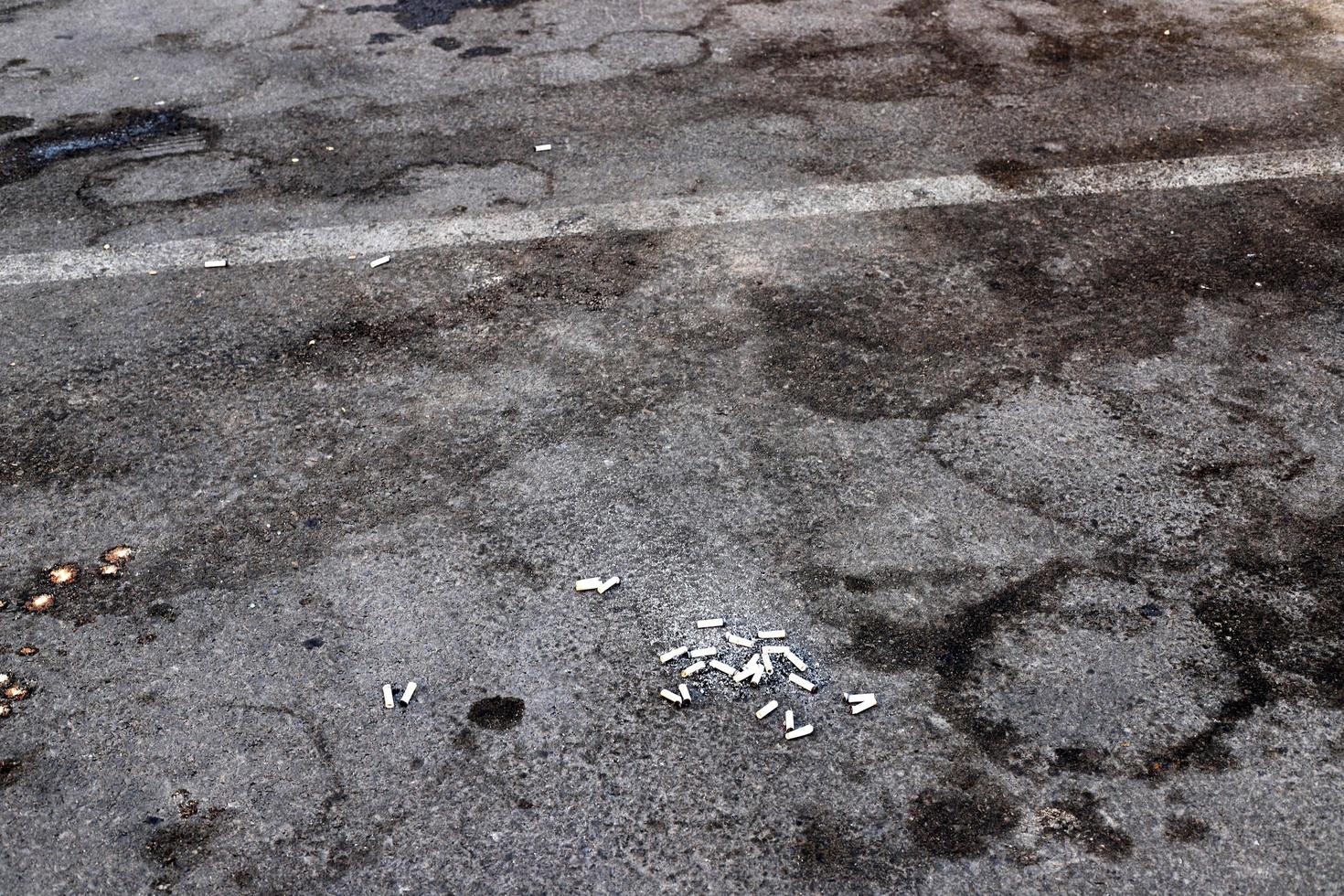 cendrier - un endroit pour les cendres de tabac et les mégots de cigarettes photo