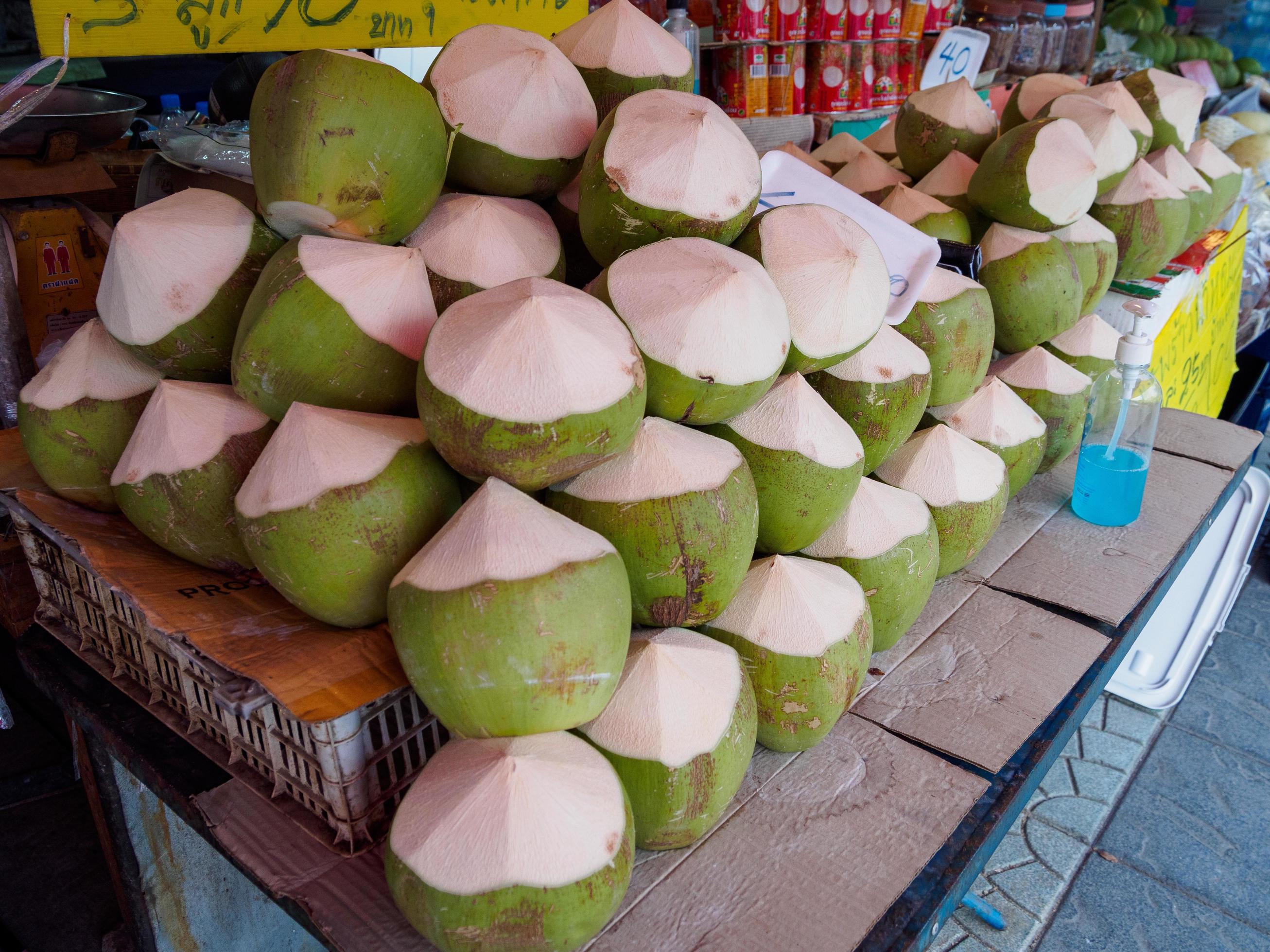 Noix De Coco Fraîche, Fruits