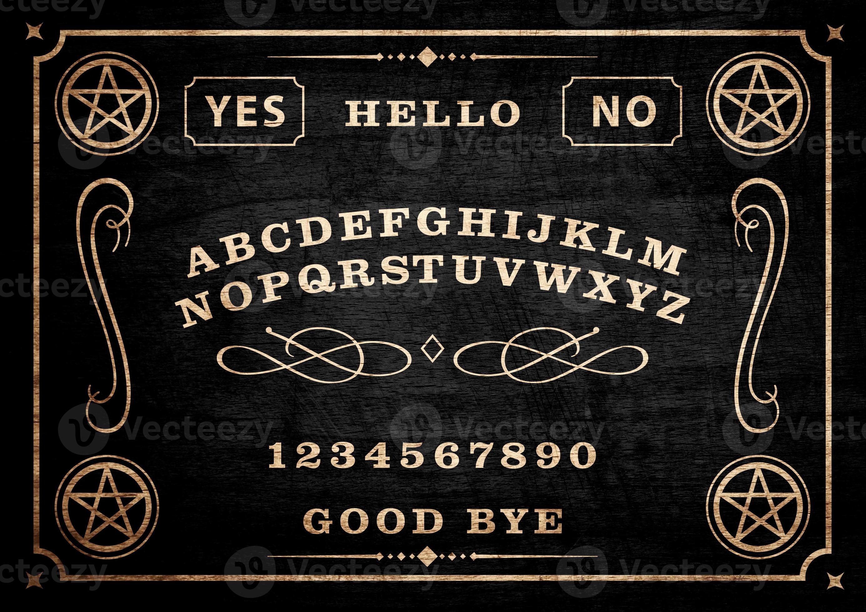 planchette de planche ouija sur texture bois. affiche avec jeu de fantômes.  jeu d'halloween avec l'appel des âmes et des démons. affiche de fête.  graphique, typographie, alphabet, lettres, chiffres. 12738412 Photo de