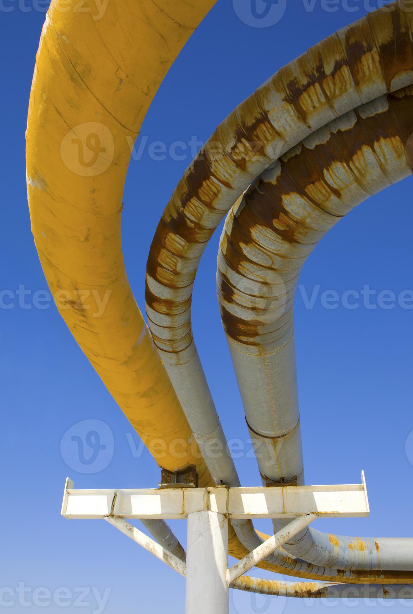 système de tuyauterie de raffinerie de pétrole photo