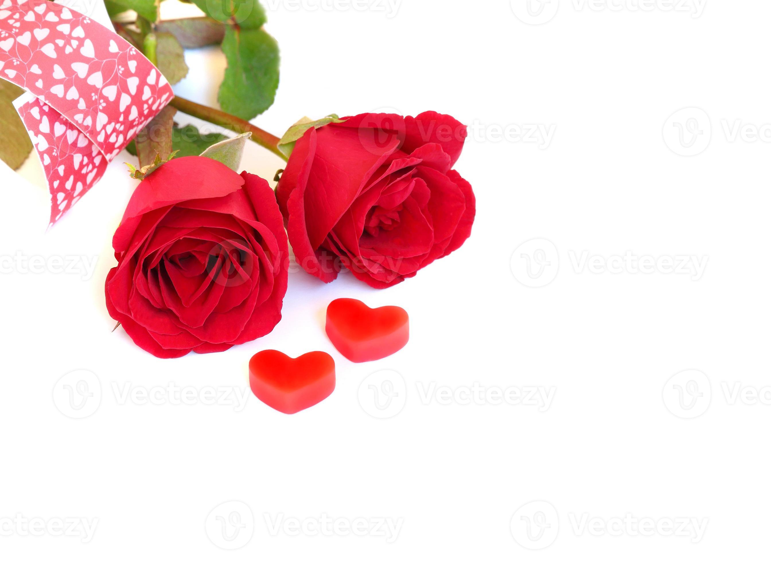 rose rouge avec coeur rouge, concept d'amour 1366106 Banque de photos