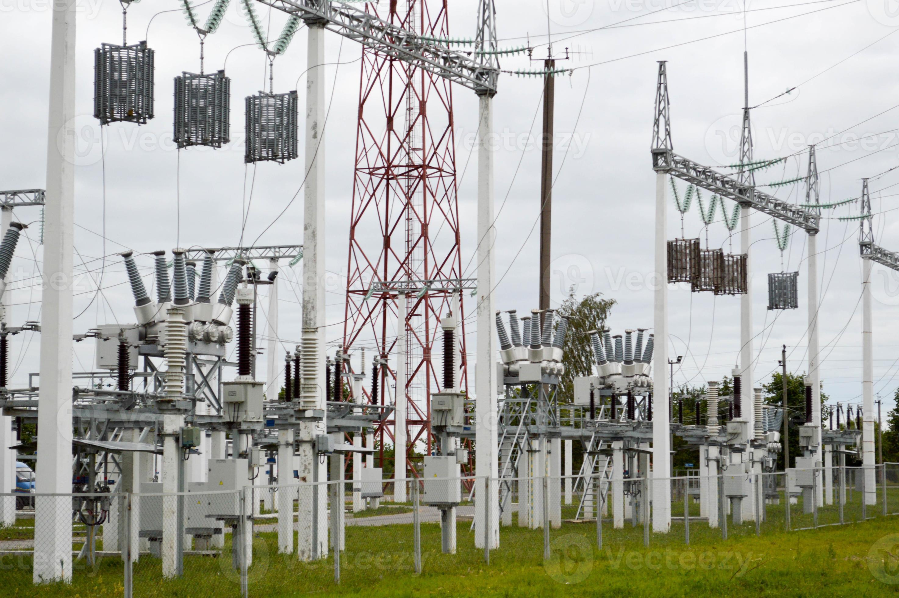 ligne de transmission métallique avec les composants du réseau