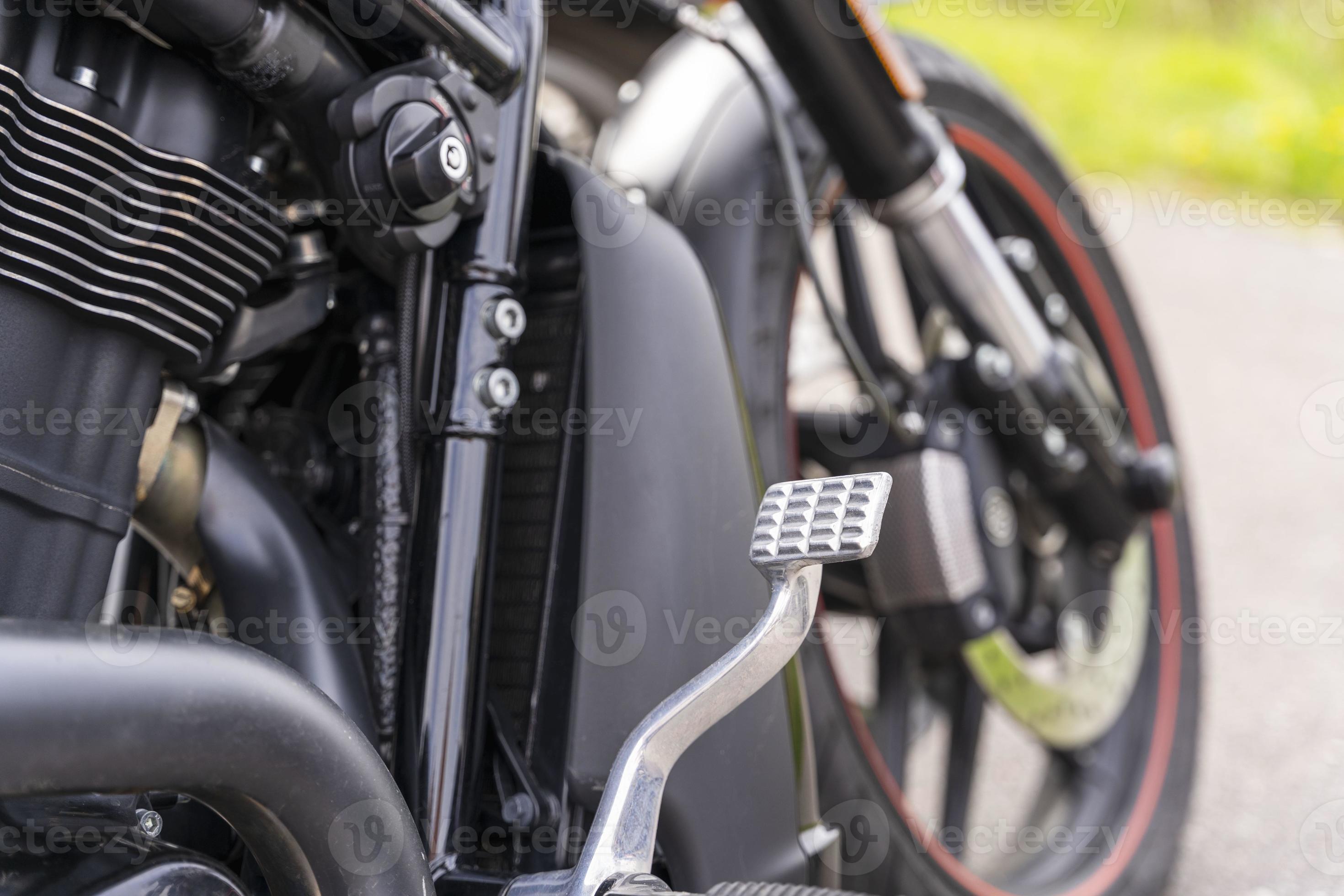pédale de frein arrière de moto, vue latérale de la moto 17459001 Photo de  stock chez Vecteezy
