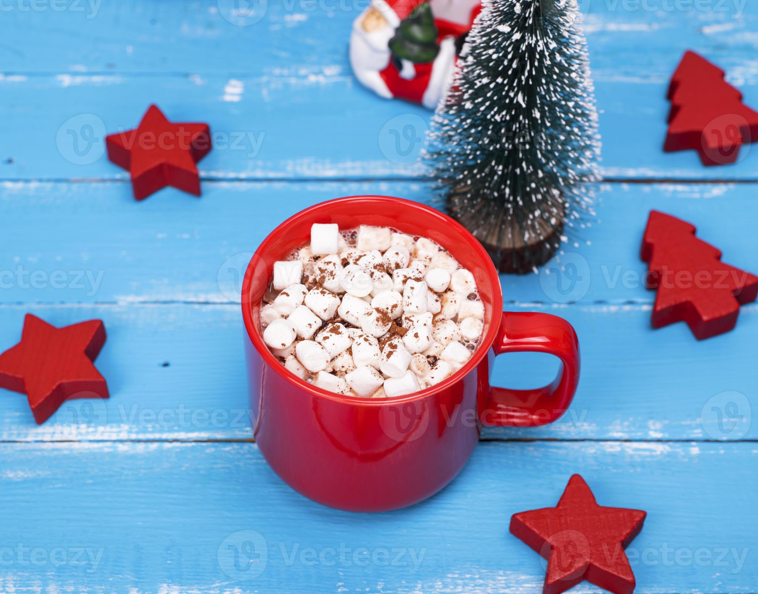 chocolat chaud avec guimauve dans une tasse en céramique rouge 18959746  Photo de stock chez Vecteezy