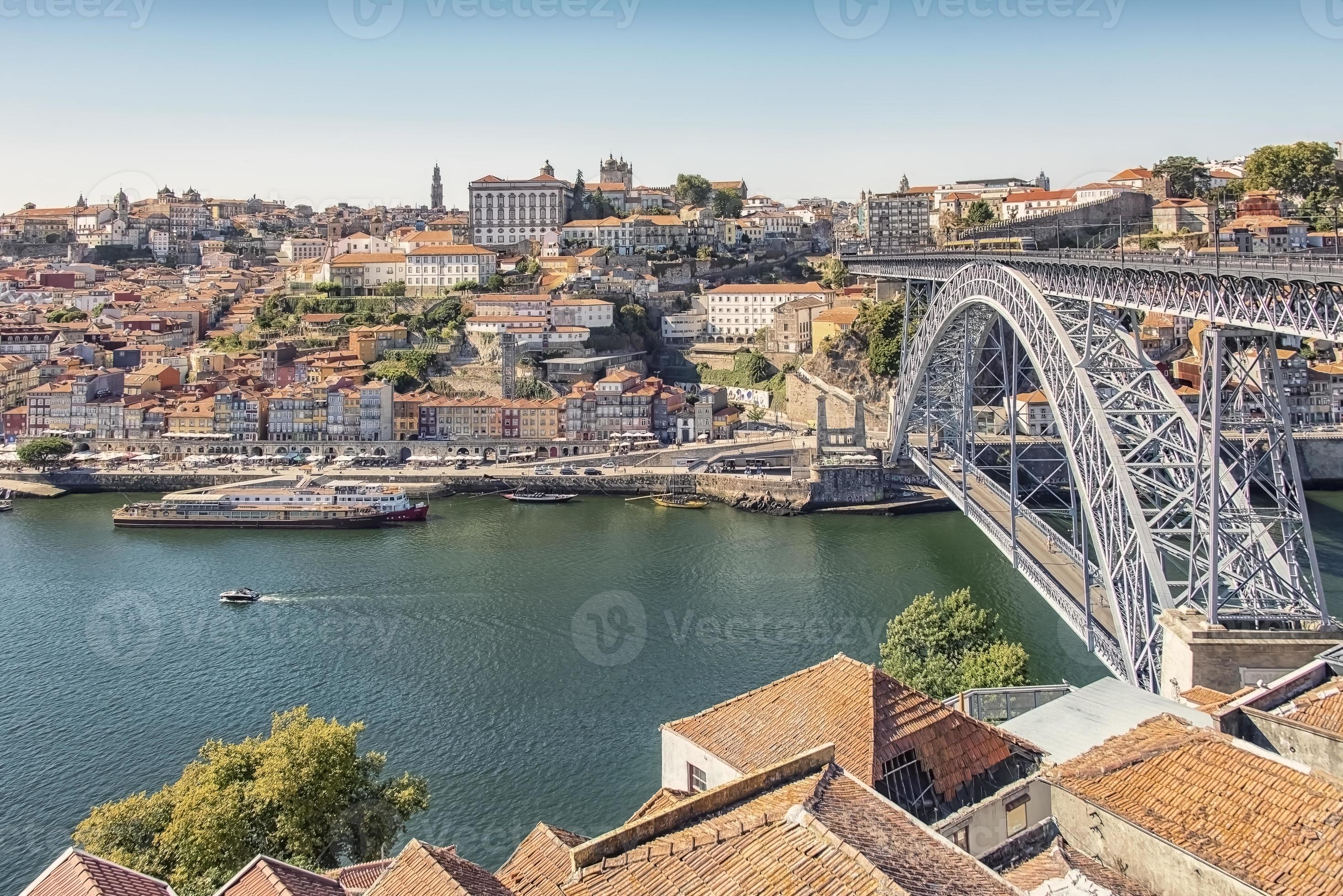 la ville de porto dans la journée au portugal photo