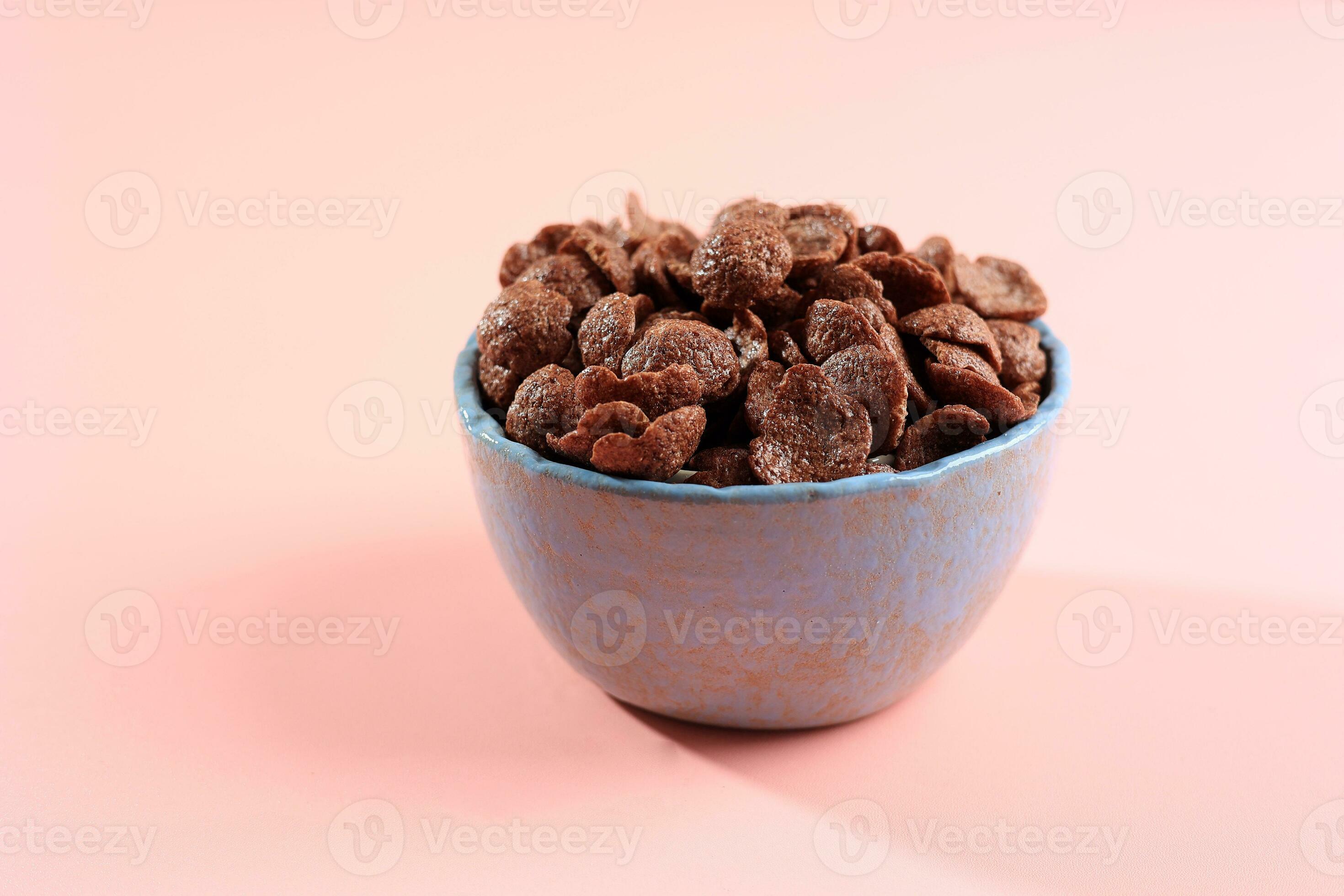 une bol de céréale avec Chocolat saveur pour les enfants petit déjeuner  26707676 Photo de stock chez Vecteezy