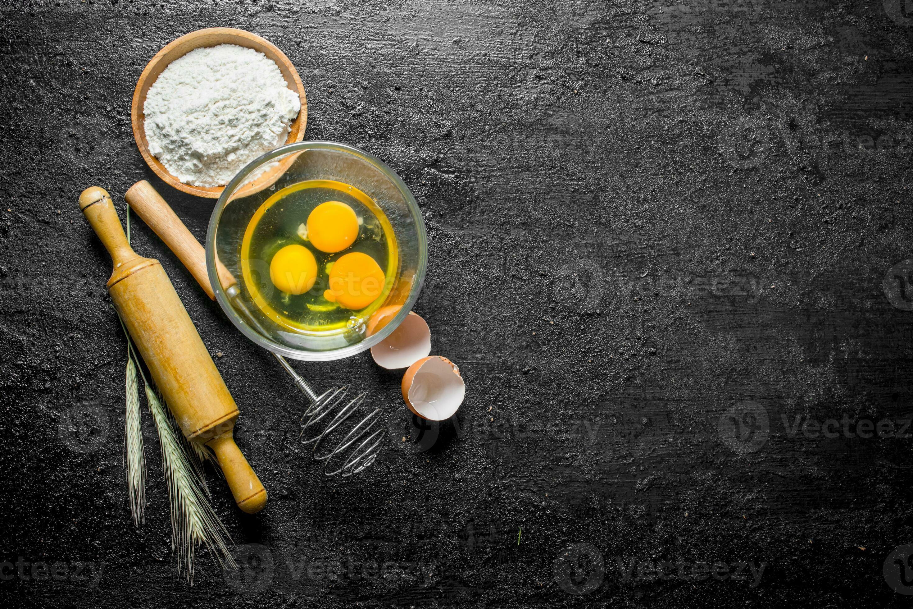 Farine Dans Différents Tamis Avec Rouleau à Pâtisserie Et épillets