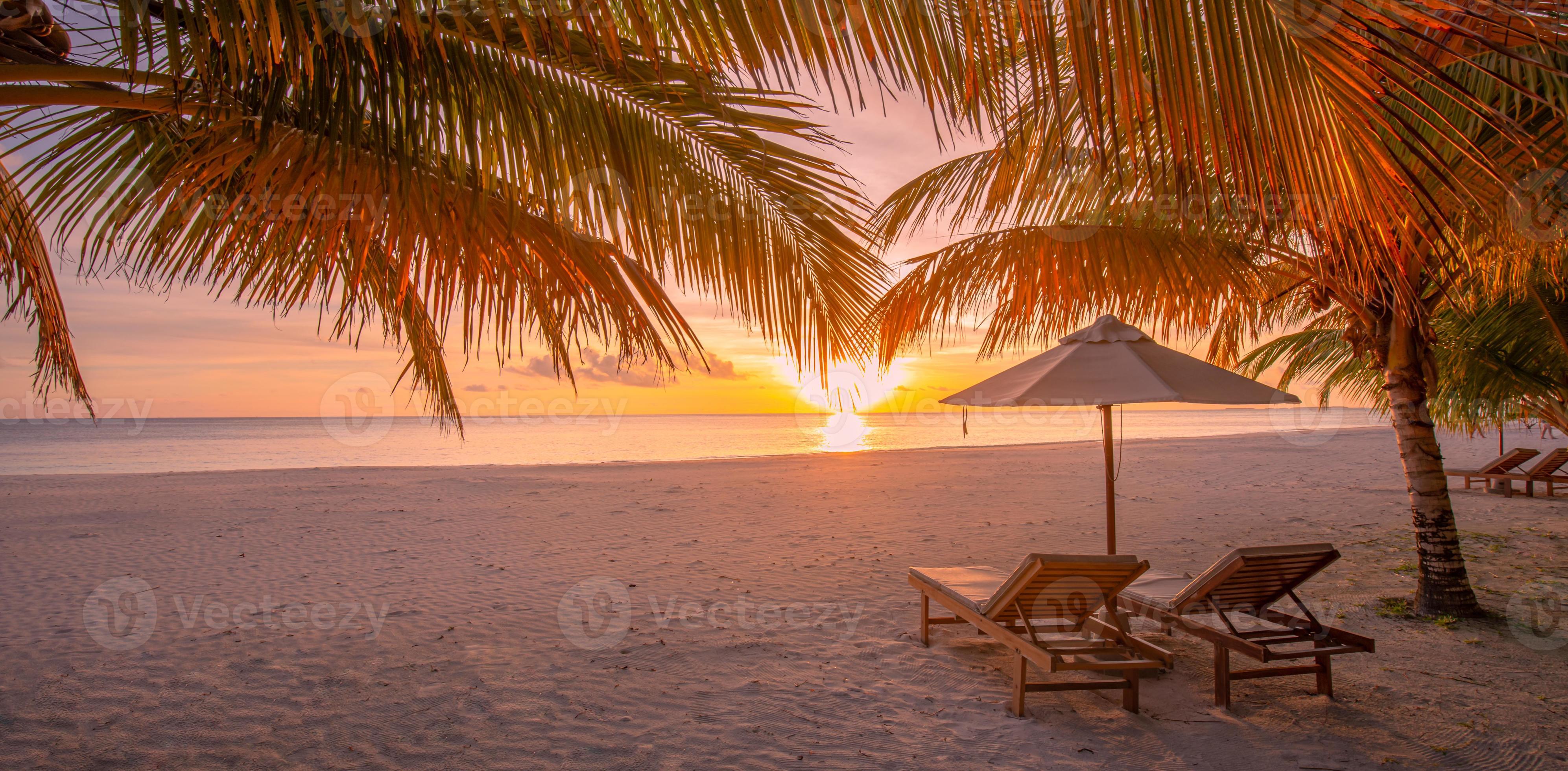 coucher de soleil tropical plage et fond de ciel comme paysage d