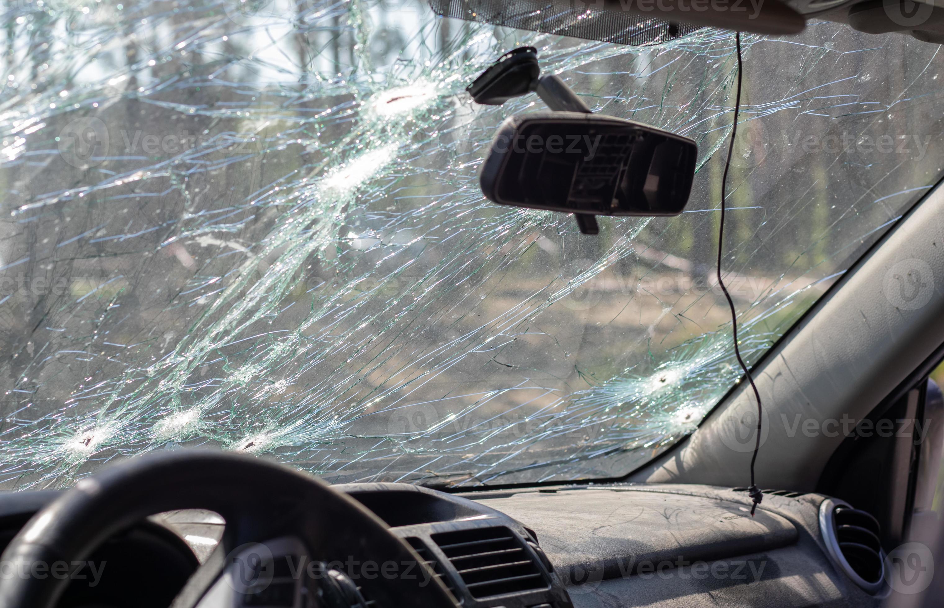 Intérieur De Voiture Avec Le Miroir Et Le Pare-brise De Vue