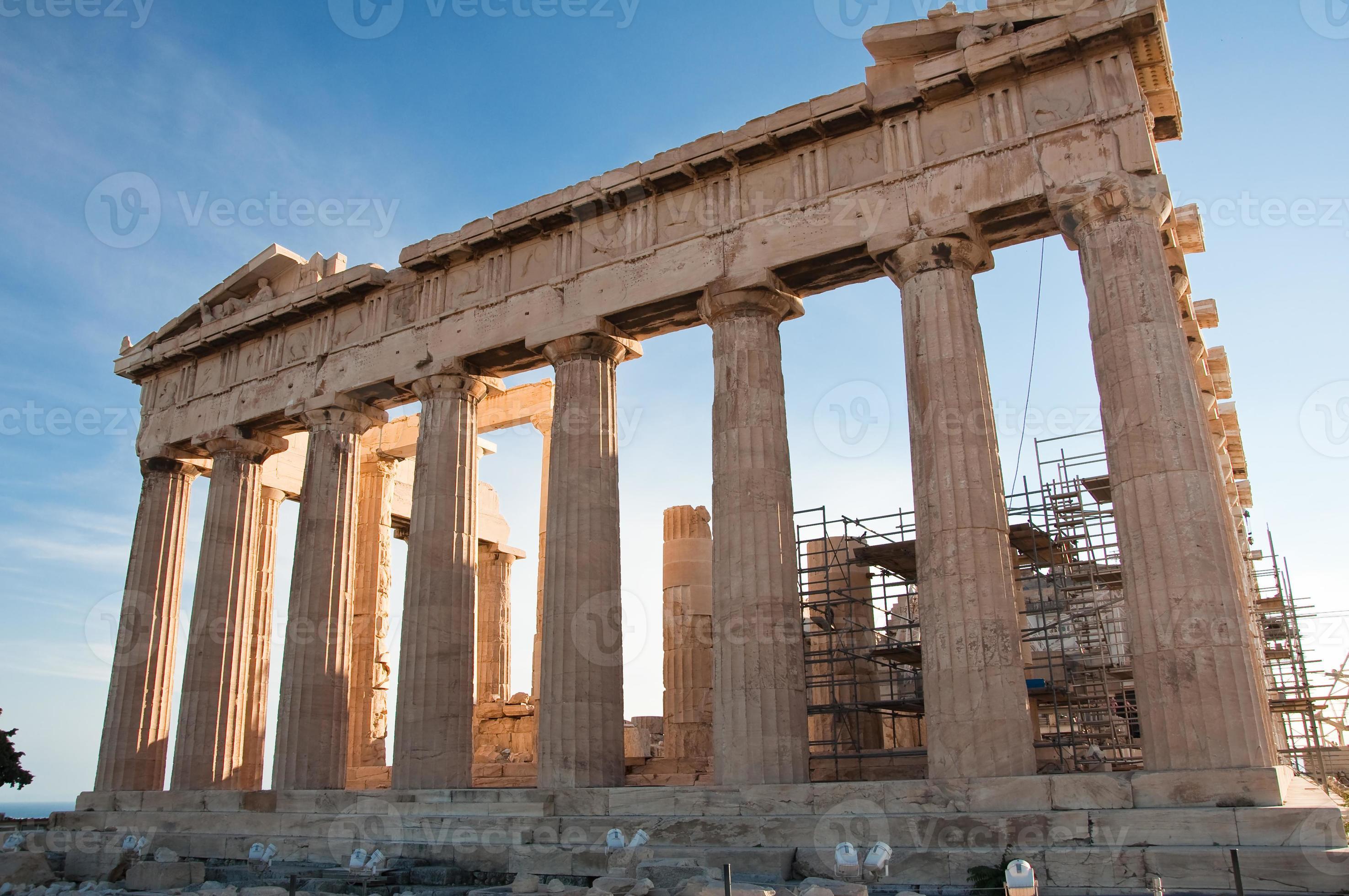 le parthénon sur l'acropole athénienne à athènes, grèce. photo