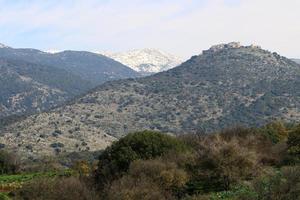 il y a de la neige sur le mont hermon dans le nord d'israël. photo