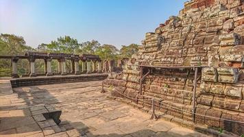 ancien château de pierre à angkor wat angkor thom, merveille du monde photo