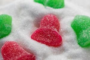 cloches de bonbons de noël en sucre rouge et vert photo