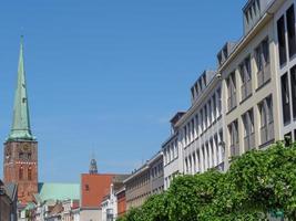 la ville de luebeck sur la mer baltique photo