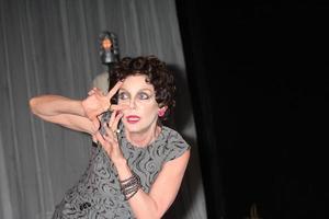 los angeles, 11 août - judith chapman dans le rôle de vivien leigh à la répétition générale de vivien au rogue machine theatre le 11 août 2011 à los angeles, ca photo