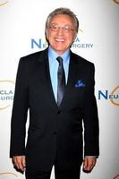 Los angeles, oct 6 - frankie valli arrivant au bal visionnaire de neurochirurgie ucla 2011 à l'hôtel beverly wilshire le 6 octobre 2011 à beverly hills, ca photo