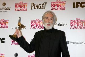 los angeles, 23 février - michael haneke dans la salle de presse des prix de l'esprit indépendant du film 2013 à la tente sur la plage le 23 février 2013 à santa monica, ca photo