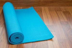 tapis de yoga bleu photo