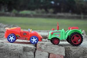voiture et tracteur jouets pour enfants vue cinématographique photo
