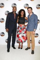 los angeles, 4 août - donnell turner, vinessa antoine, matt cohen à la soirée abc tca été 2016 à l'hôtel beverly hilton le 4 août 2016 à beverly hills, ca photo