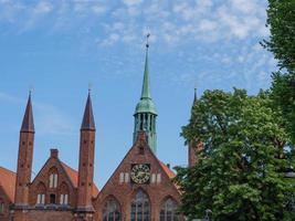 la ville de luebeck sur la mer baltique photo