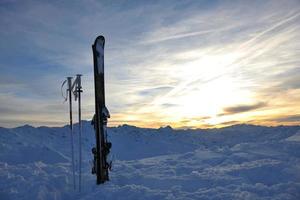 montagne neige ski coucher de soleil photo