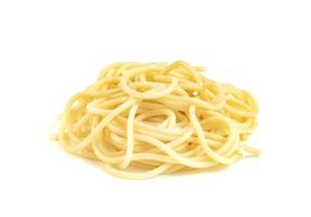 nouilles spaghetti isolé sur fond blanc photo