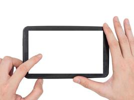 mains masculines avec tablette tactile gadget d'ordinateur avec écran tactile vierge sur fond blanc. photo
