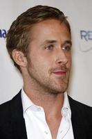 los angeles, 16 janvier - ryan gosling arrive à la soirée de remise des prix du globe doré 2011 de la société weinstein et des médias de relativité à l'hôtel beverly hilton le 16 janvier 2011 à beverly hills, ca photo