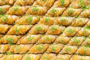 tranches de fond de baklava turc pistache traditionnel photo