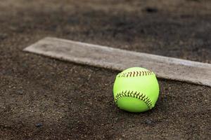 terre du monticule du lanceur de softball photo