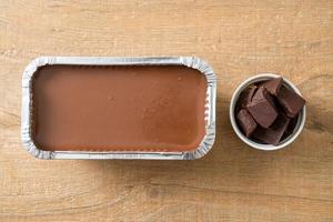 gâteau au chocolat avec ganache moelleuse photo