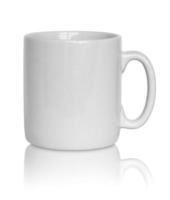 Tasse blanche vide isolé sur fond blanc photo