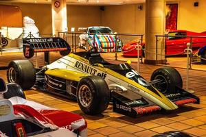fontvieille, monaco - juin 2017 jaune renault formule 1 f1 à monaco top cars collection museum photo