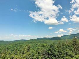 une belle vue sur les collines photo