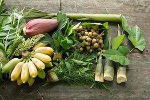 de nombreux légumes asiatiques. photo