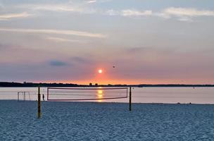 belle vue sur les plages de sable de la mer baltique par une journée ensoleillée photo