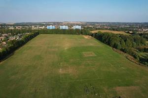 vue aérienne de la ville de luton en angleterre et des voies ferrées, domaine résidentiel photo