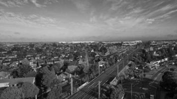 vue aérienne classique en grand angle en noir et blanc du paysage urbain de la grande-bretagne en angleterre photo