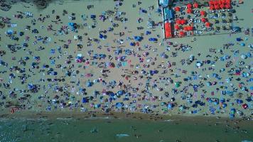 Les gens se détendre à la plage de Bournemouth en Angleterre Royaume-Uni photo