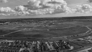 vue aérienne classique en grand angle en noir et blanc du paysage urbain de la grande-bretagne en angleterre photo