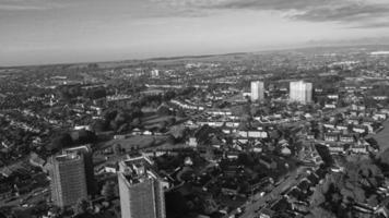 vue aérienne classique en grand angle en noir et blanc du paysage urbain de la grande-bretagne en angleterre photo