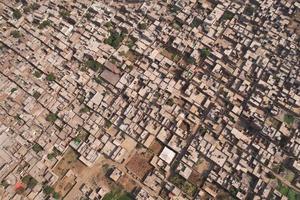 vue aérienne du village de kala shah kaku du punjab au pakistan photo