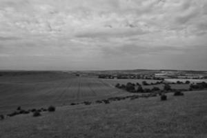 vue aérienne classique en grand angle en noir et blanc du paysage urbain de la grande-bretagne en angleterre photo