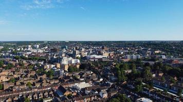 images aériennes par drone vue en grand angle de la ville de londres luton en angleterre grande bretagne photo