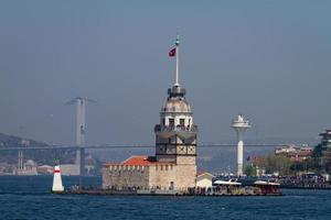 tour de la jeune fille à istanbul, turquie photo